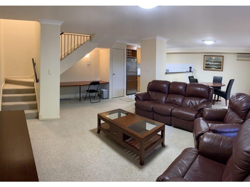 2/32 Eastbrook Terrace, East Perth WA 6004