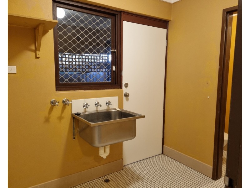 17 & 19 Templeman Place, Midland WA 6056