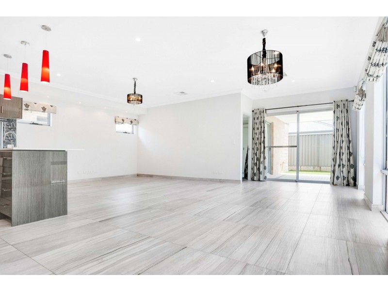 14 Bloomsbury Way, Harrisdale WA 6112