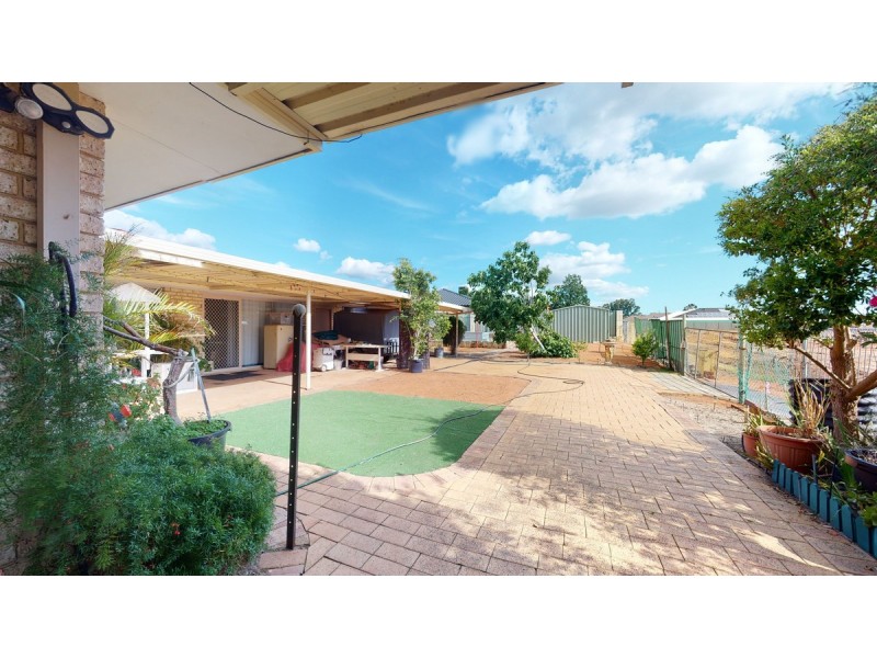 11 Parkview Gardens, Helena Valley WA 6056