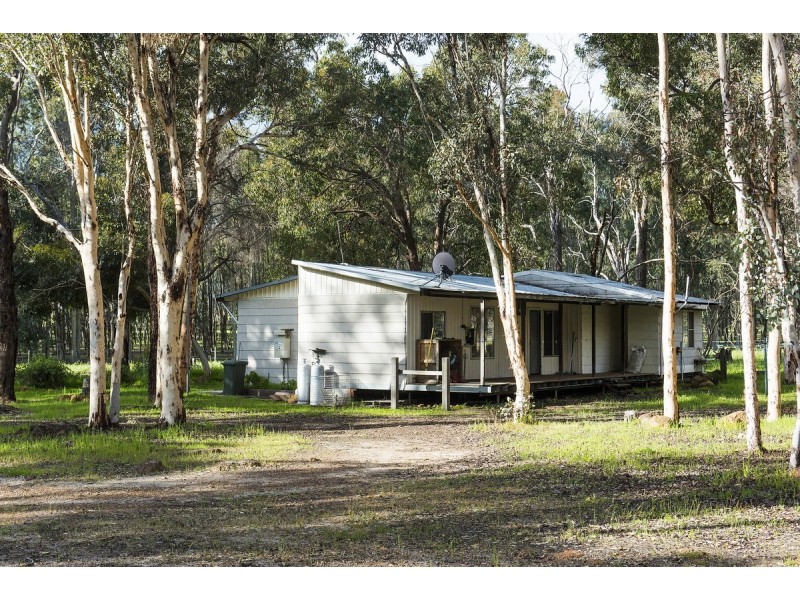 263 Refractory Road, Bakers Hill WA 6562