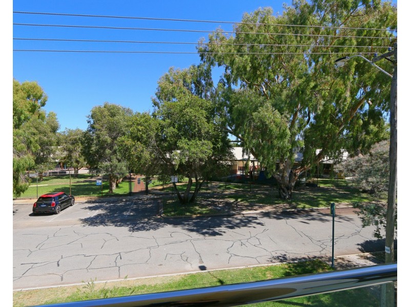 22 Hendra Street, Cloverdale WA 6105