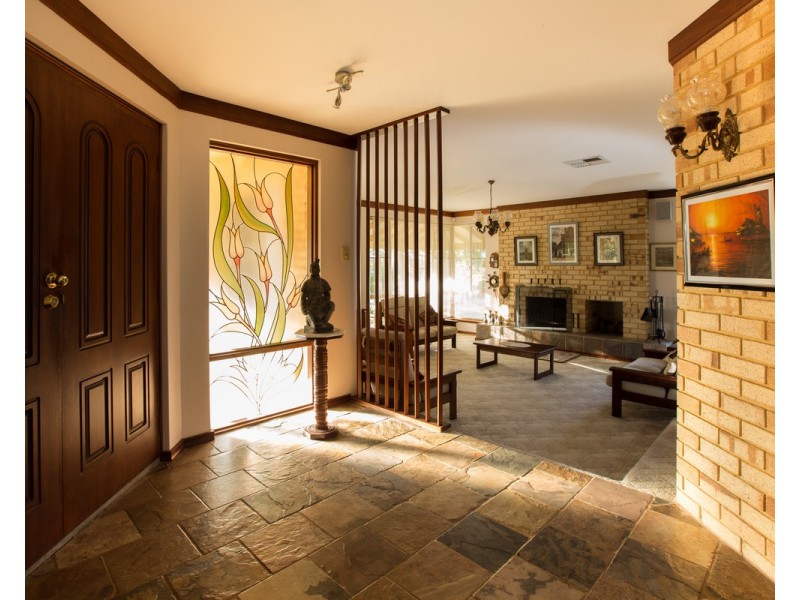 17 Falcon Place, Jandakot WA 6164