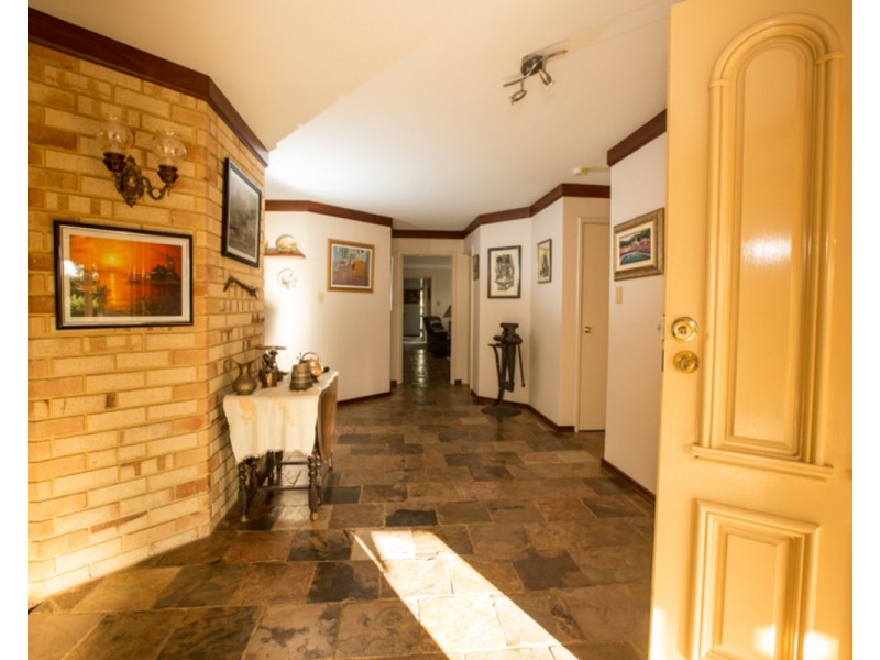 17 Falcon Place, Jandakot WA 6164