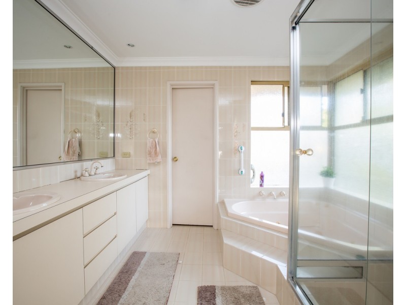 17 Falcon Place, Jandakot WA 6164