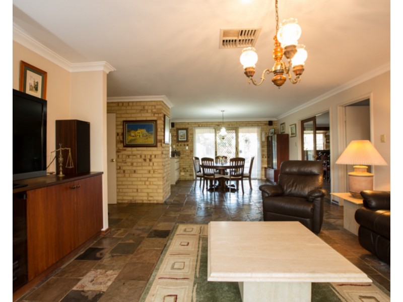 17 Falcon Place, Jandakot WA 6164
