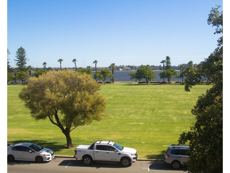 11/120 Terrace Road, Perth WA 6000