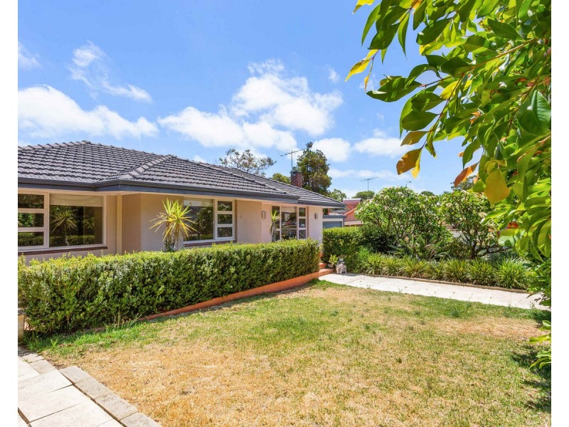 59 Redwood Crescent, Melville WA 6156