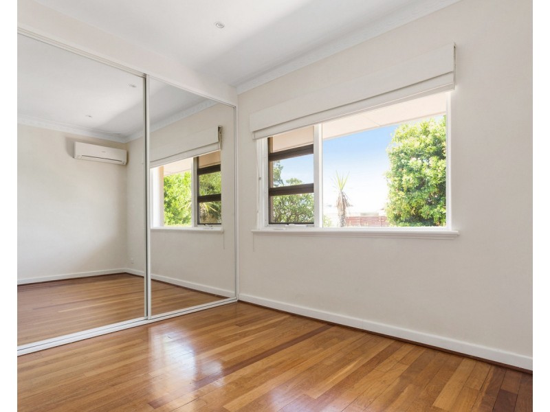 59 Redwood Crescent, Melville WA 6156