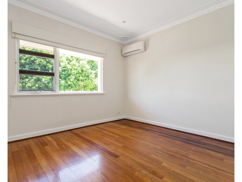 59 Redwood Crescent, Melville WA 6156