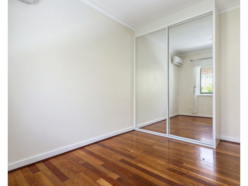 59 Redwood Crescent, Melville WA 6156