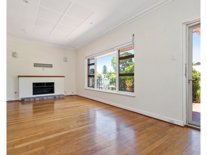 59 Redwood Crescent, Melville WA 6156