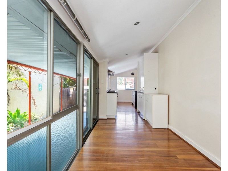 59 Redwood Crescent, Melville WA 6156