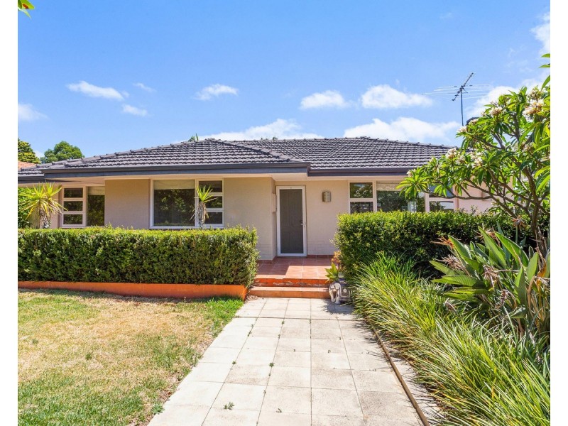 59 Redwood Crescent, Melville WA 6156