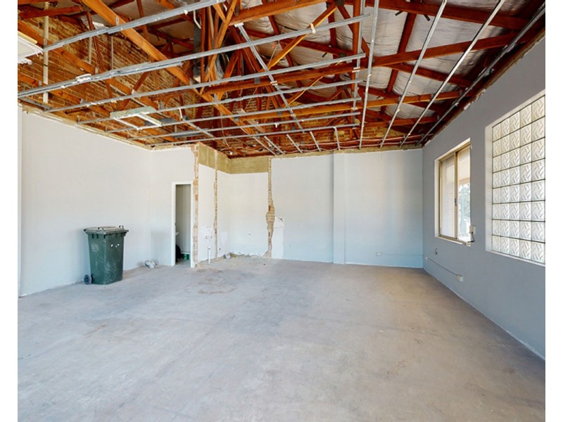 2/82 Hale Road, Forrestfield WA 6058