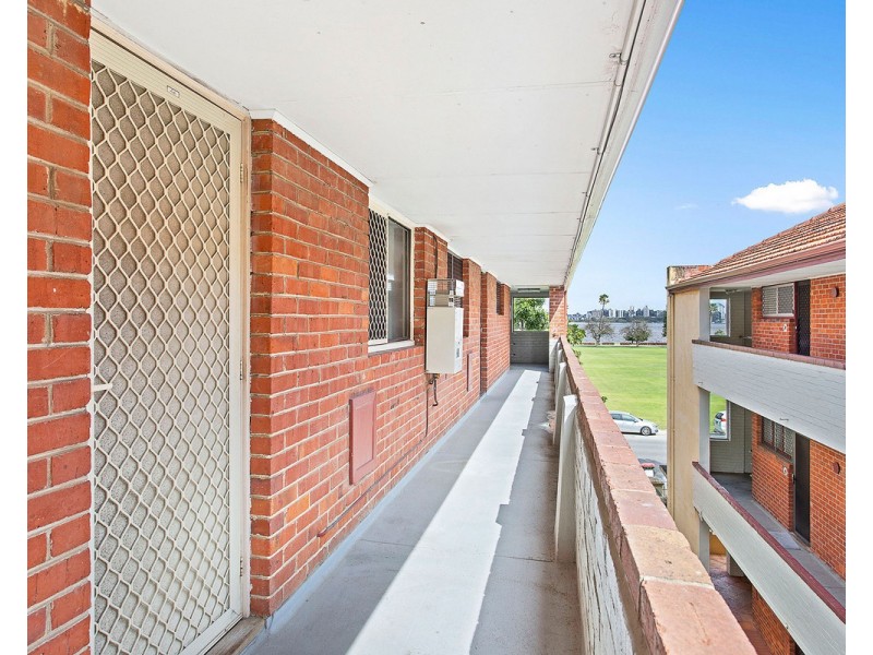 18/126 Terrace Road, Perth WA 6000