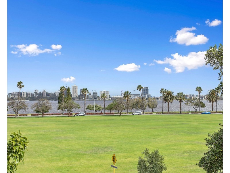 18/126 Terrace Road, Perth WA 6000