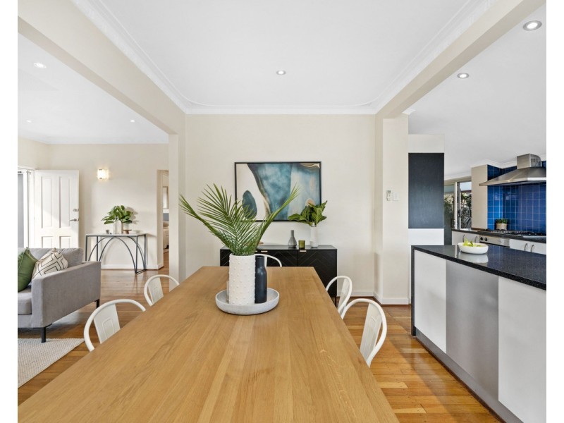 59 Redwood Crescent, Melville WA 6156