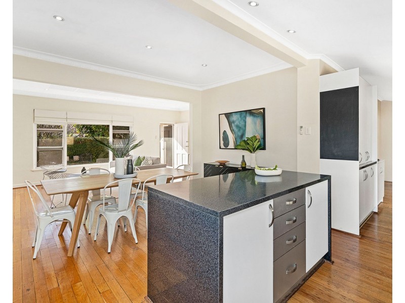 59 Redwood Crescent, Melville WA 6156