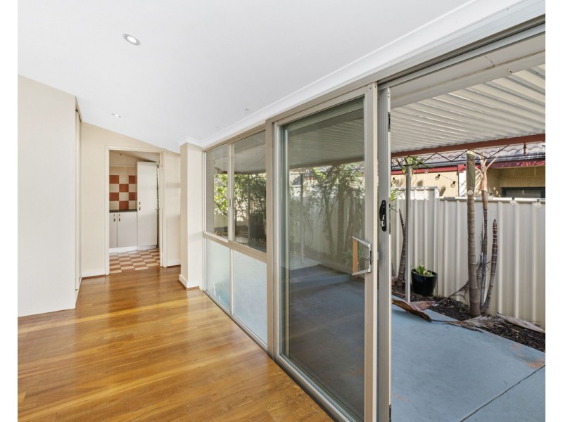 59 Redwood Crescent, Melville WA 6156