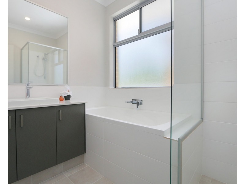 2/14 Clydesdale Street, Burswood WA 6100