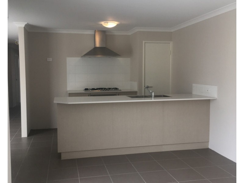 8 Buncrana View, Southern River WA 6110