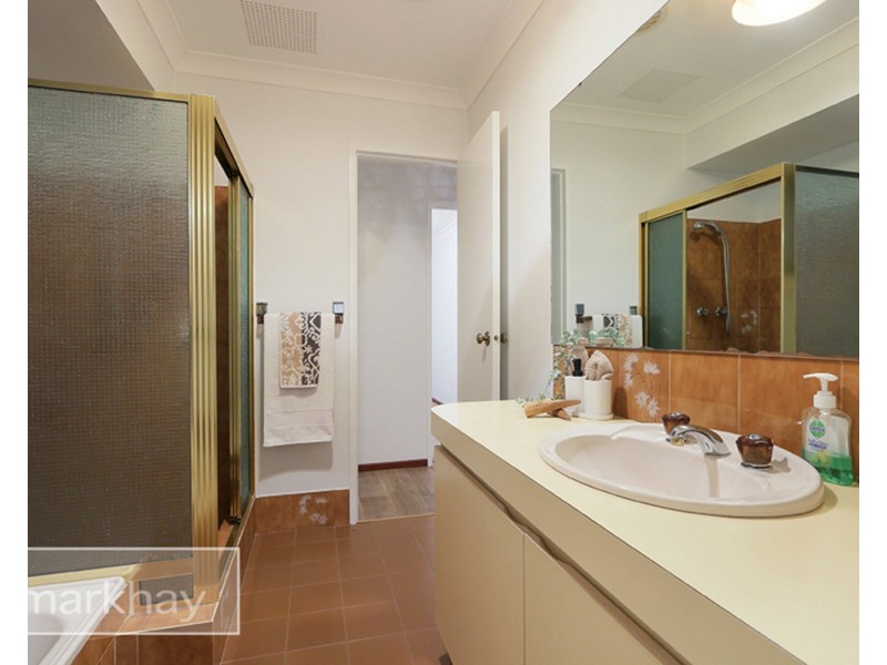 34 Kestrel Way, Thornlie WA 6108