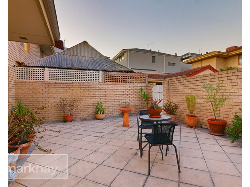 2/182 Peninsula Road, Maylands WA 6051