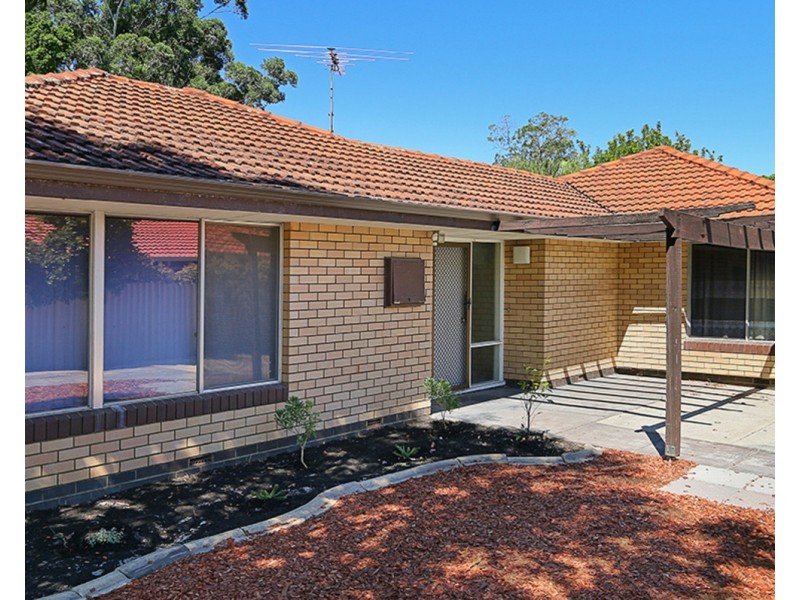 12 Camborne Way, Thornlie WA 6108