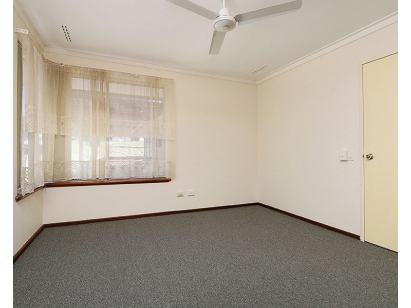 12 Camborne Way, Thornlie WA 6108