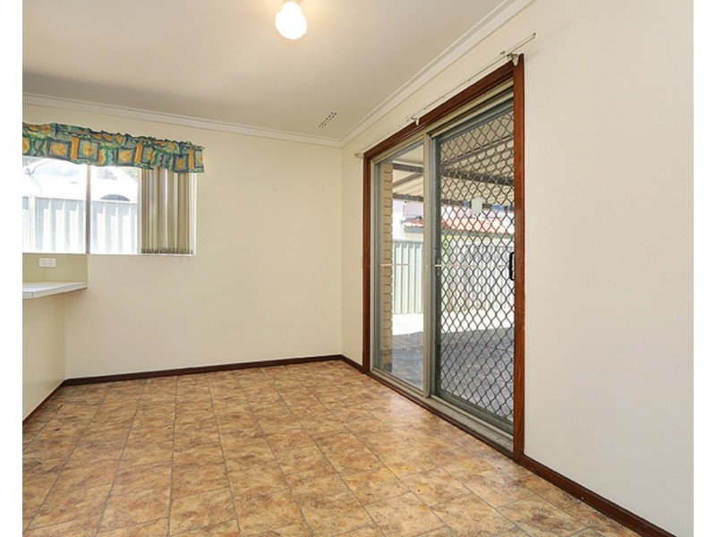 12 Camborne Way, Thornlie WA 6108