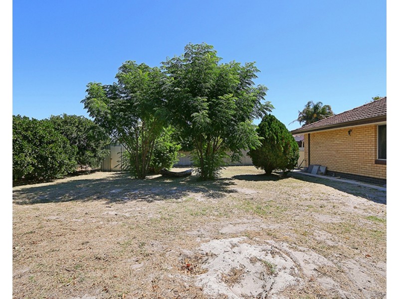 12 Camborne Way, Thornlie WA 6108