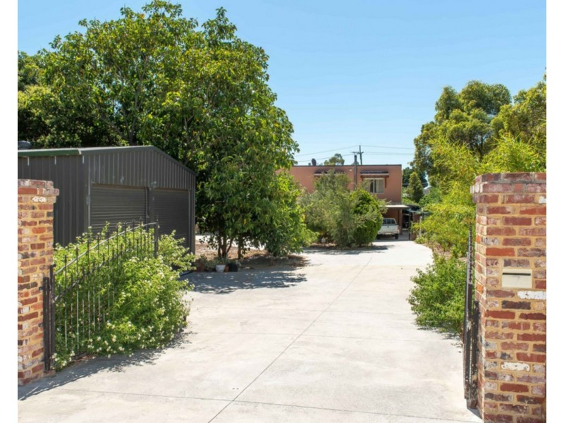 5 Swan Road, Swan View WA 6056
