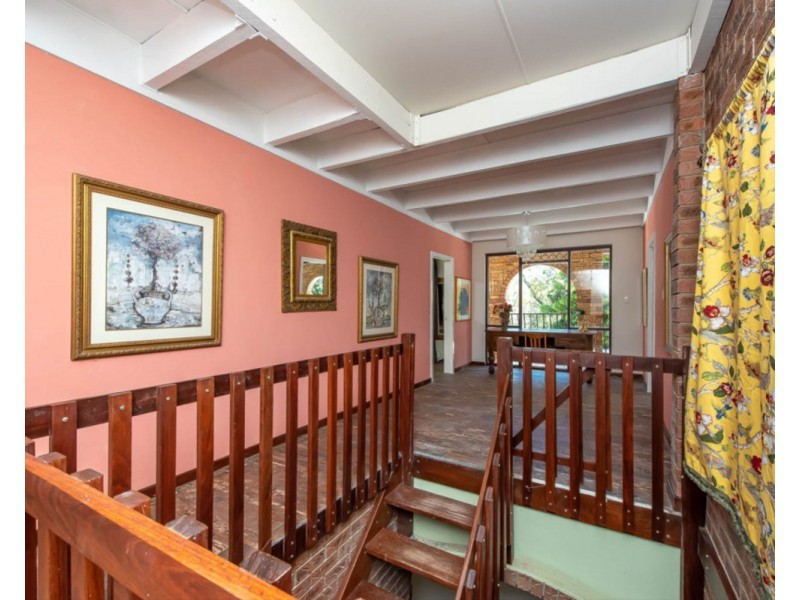 5 Swan Road, Swan View WA 6056