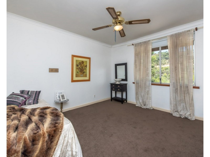 5 Swan Road, Swan View WA 6056