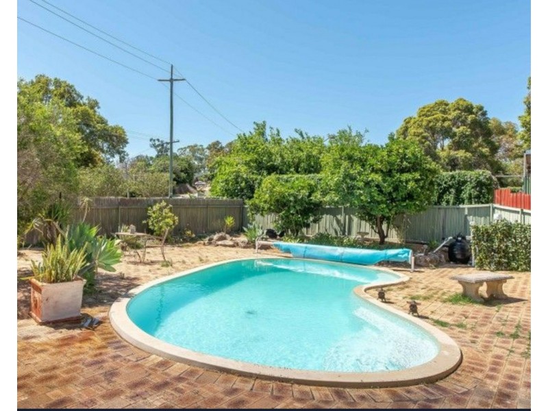 5 Swan Road, Swan View WA 6056