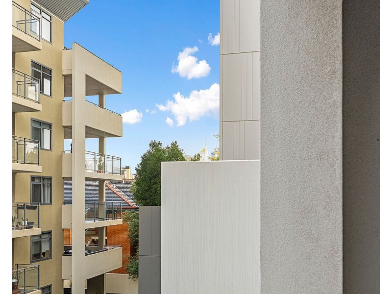 4/33 Bronte Street, East Perth WA 6004