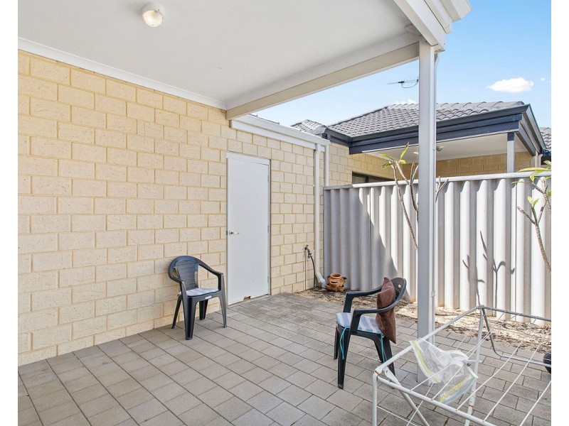 1/4 Skipper Crescent, Success WA 6164
