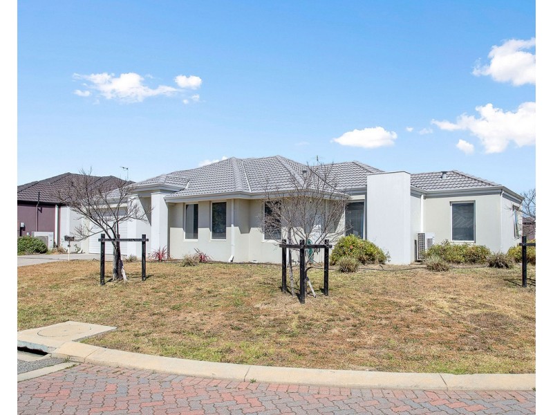 1/4 Skipper Crescent, Success WA 6164