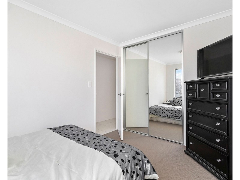 1/4 Skipper Crescent, Success WA 6164