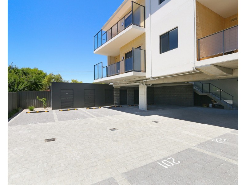 4/22 Hendra Street, Cloverdale WA 6105