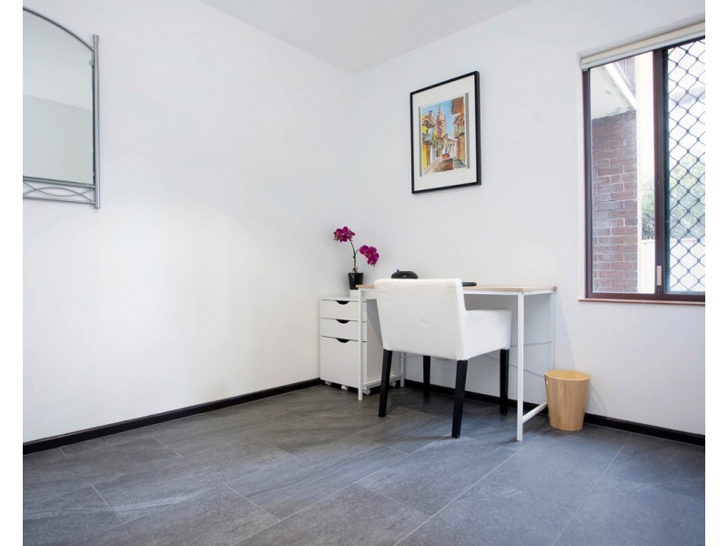 2/76 King George Street, Victoria Park WA 6100