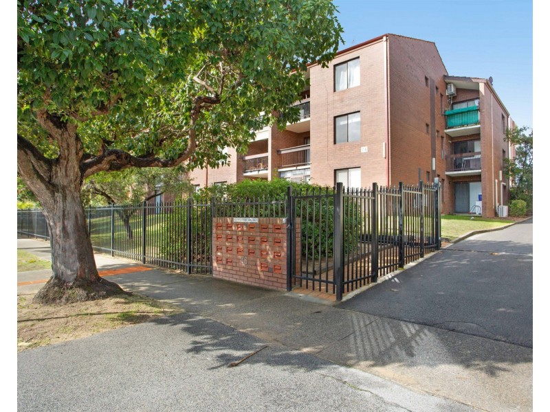 2/76 King George Street, Victoria Park WA 6100