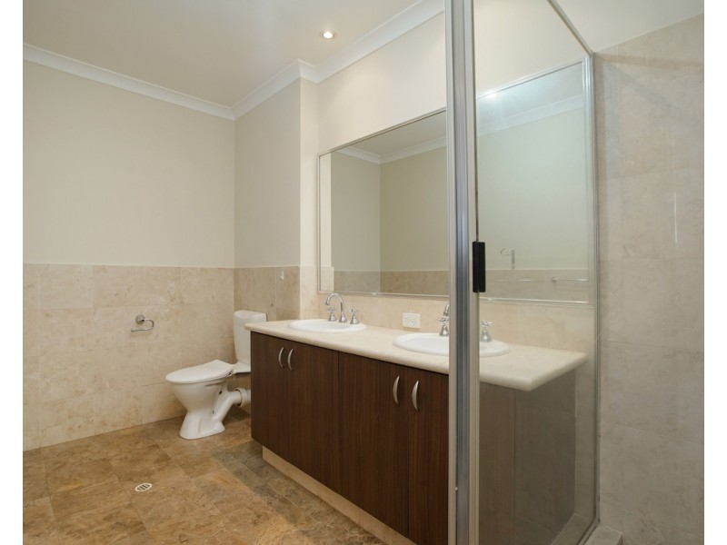 2/10 Tully Road, East Perth WA 6004