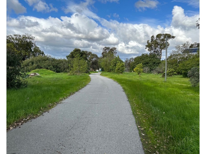 195 West Road, Bassendean WA 6054