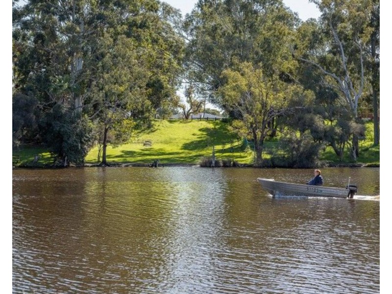 195 West Road, Bassendean WA 6054