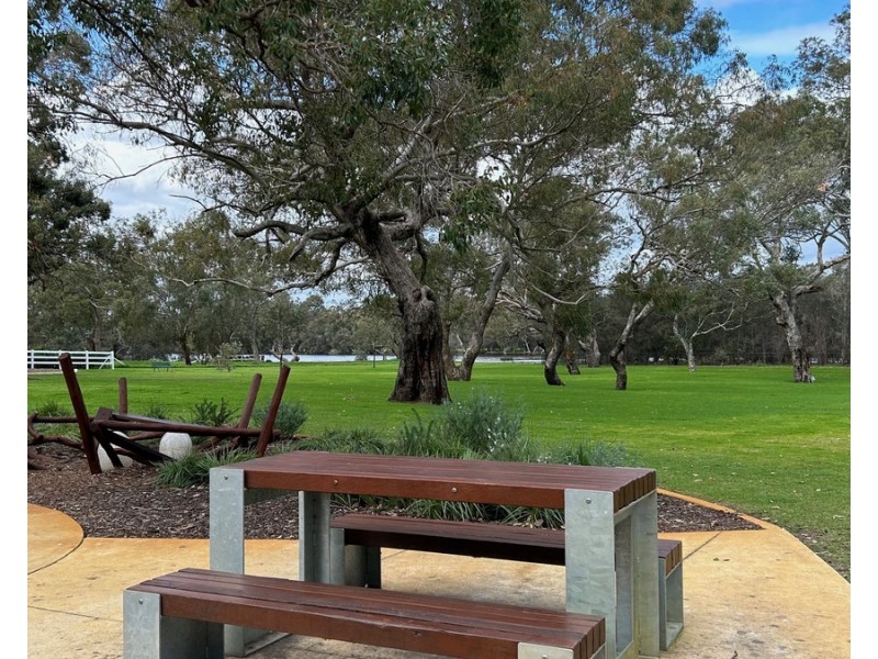 195 West Road, Bassendean WA 6054