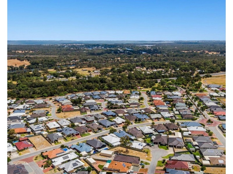 13 Cooeyup Close, Ravenswood WA 6208