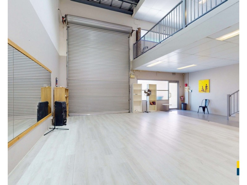 6/8 Hurley Street, Canning Vale WA 6155