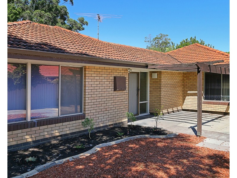 12 Camborne Way, Thornlie WA 6108